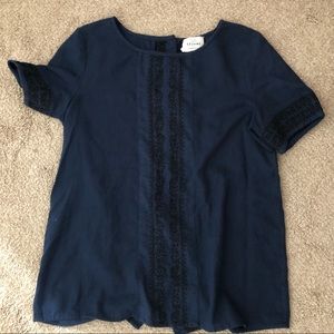 Sézane button back shirt